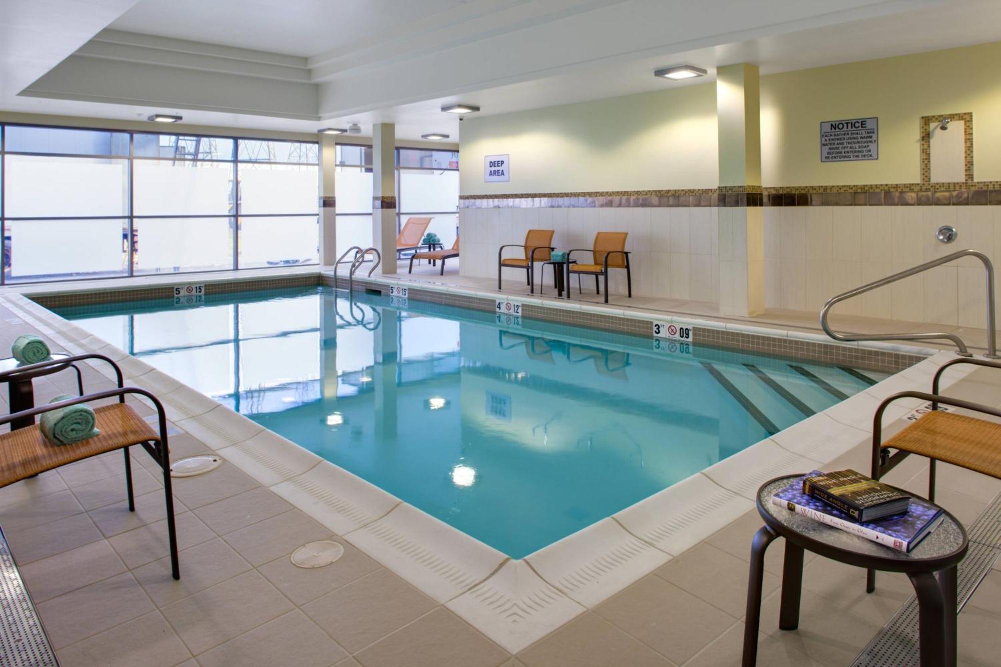 Courtyard By Marriott London Ξενοδοχείο Εξωτερικό φωτογραφία